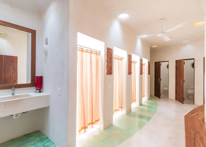 Hotel Holistika
